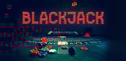 Kortteja, pelimerkkejä ja tekstiä